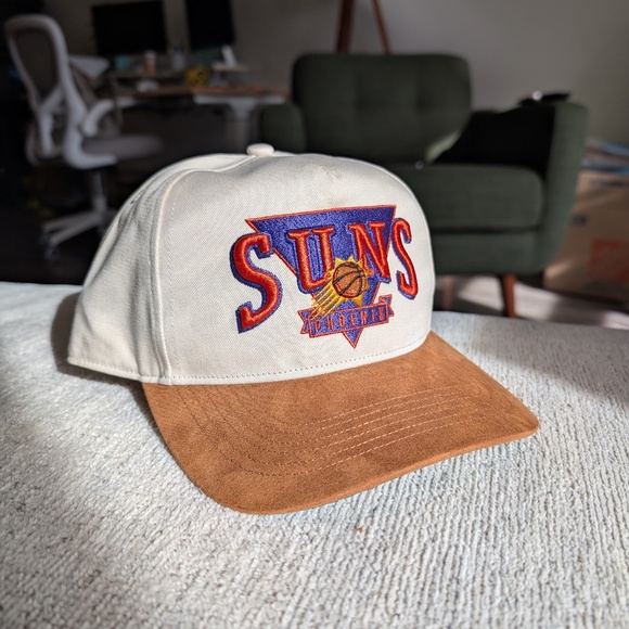 PHOENIX SUNS THE TRIANGLE ´47 HITCH